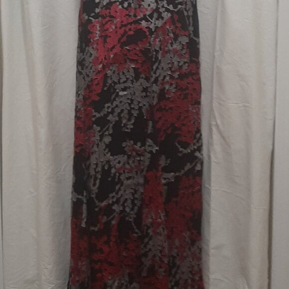 Plus Size Lightweight Maxi Dress - Picture 4 of 5